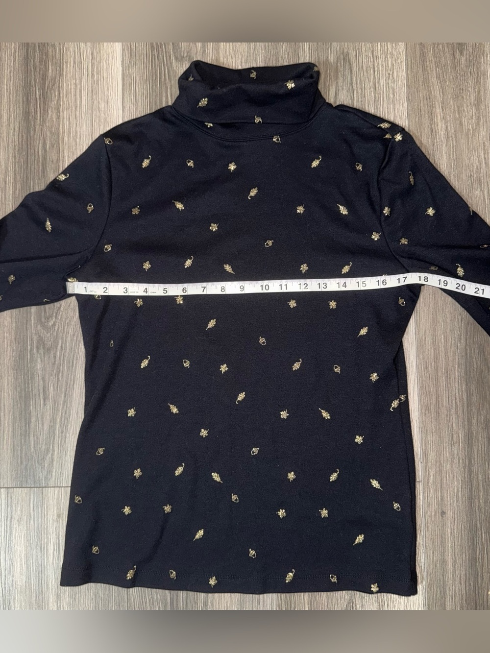 Karen Scott Black Turtleneck with Gold Glitter Print Size Medium Fall Autumn